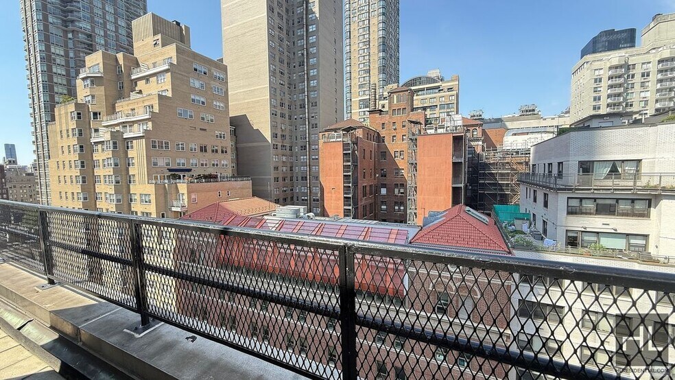 Primary Photo - EAST 63 STREET