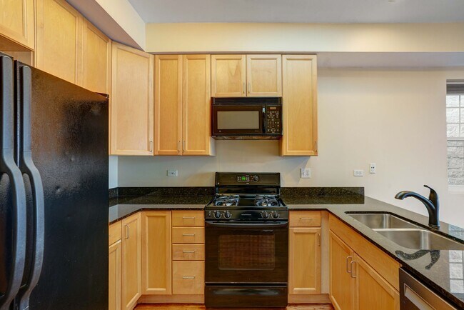 Building Photo - 2351 W Harrison St