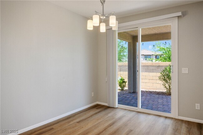 Building Photo - 9136 Cocowoods Pl