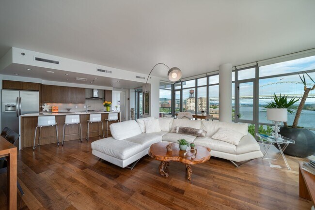 Building Photo - FULLY FURNISHED Waterfront Pearl Condo w/most utilities/2 parking spaces/most utilities