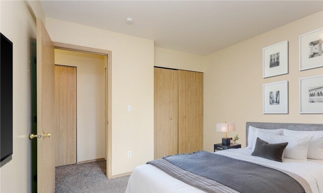 Building Photo - 2126-2128 Harris Ave