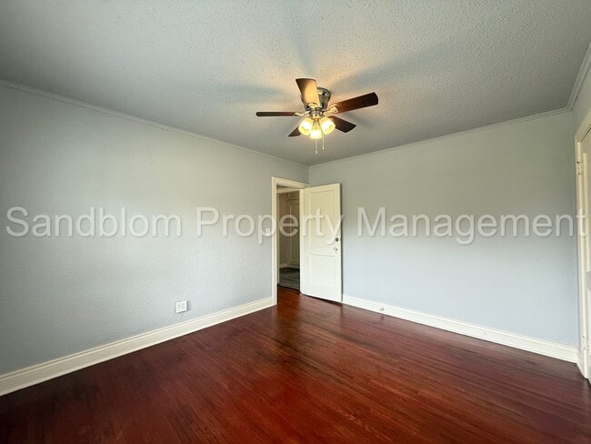 Building Photo - For Lease | University of Tulsa | 2 bed, 1...
