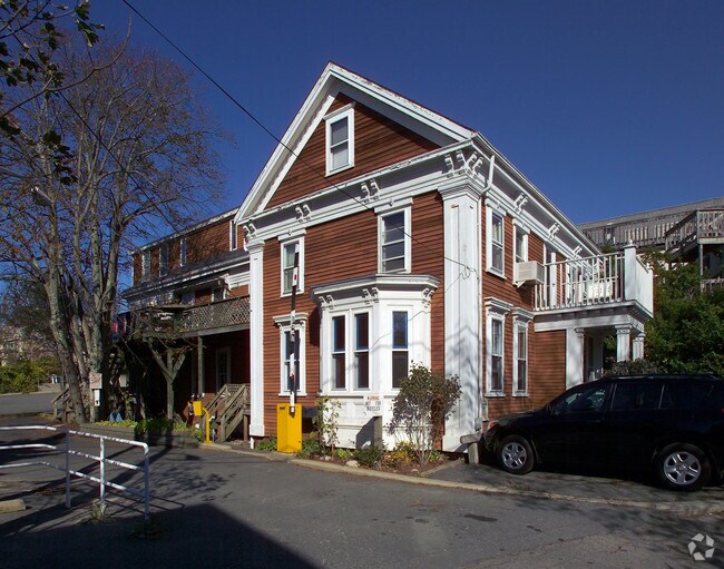 Building Photo - 5 Freeman St