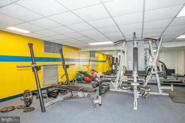 Building Photo - 4501 Arlington Blvd