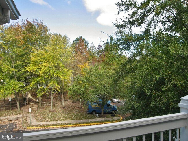 Building Photo - 5704 Shadwell Ct
