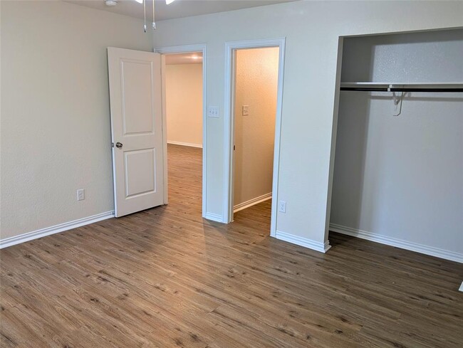 Building Photo - 16136 Brettwood Ln