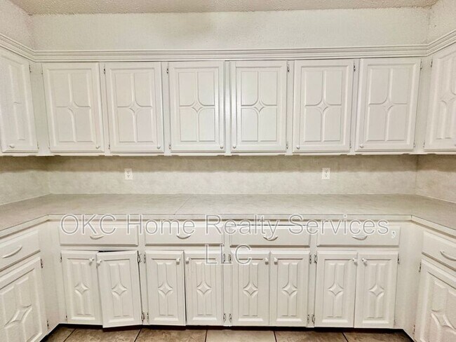 Building Photo - 9817 Grimsbey Ct