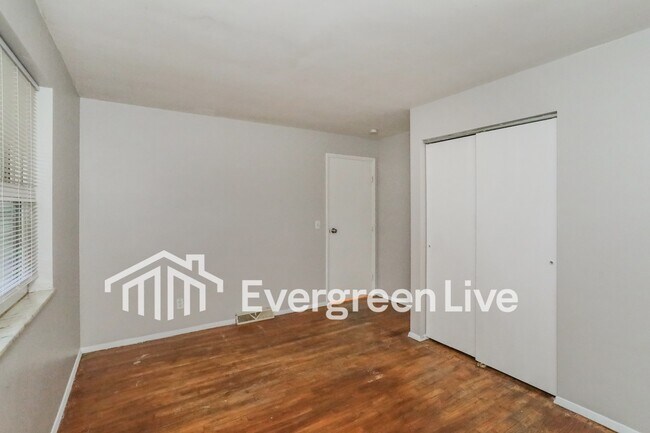 Building Photo - 2787 Pickmeier Ln