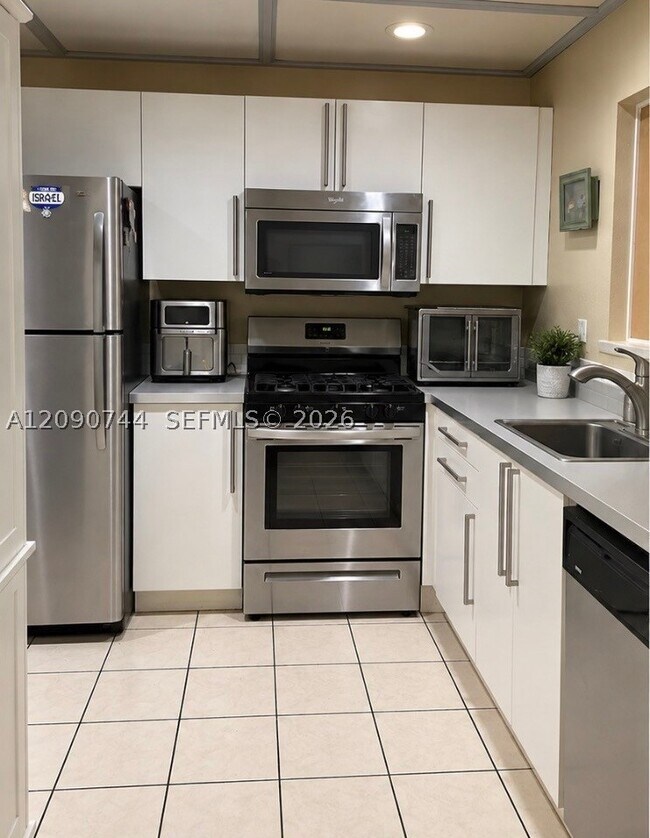 Building Photo - 17901 NW 68th Ave