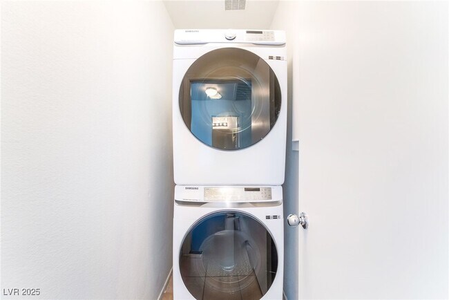 Building Photo - 7417 Delicious Ct