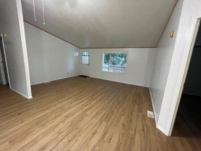 Building Photo - Lakebay 3 Bedroom Available Now, Fenced Yard & More!