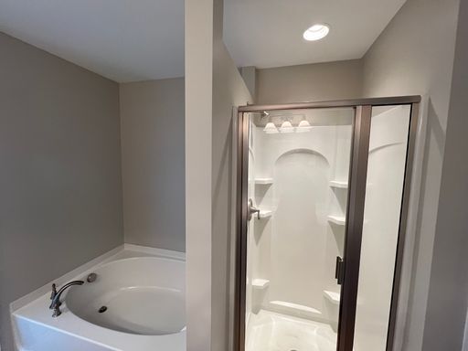 Building Photo - **OFFERING REFUNDABLE APPLICATION FEES** Fantastic 3BD, 2.5BA North Raleigh Townhome with Fenced ...