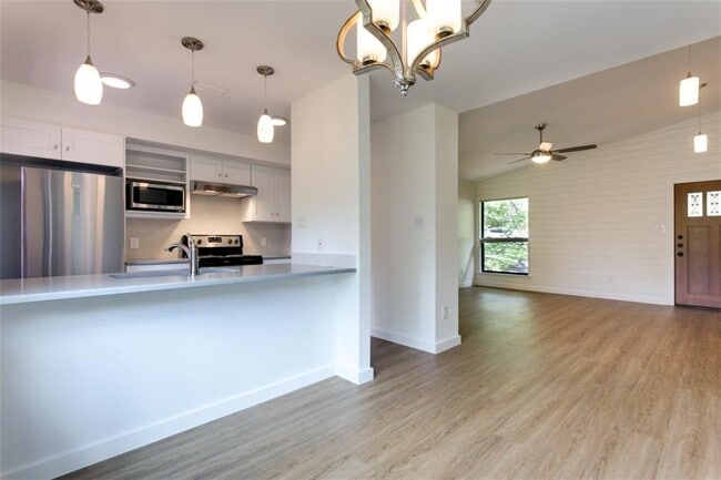 Building Photo - 2102 Rabb Rd
