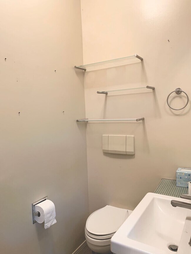 Building Photo - Home-Sweet-Home Vibe in Harper Ave!