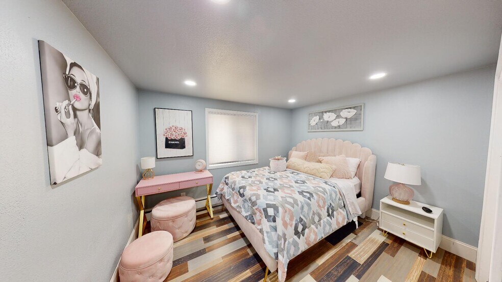 Primary Photo - 21 Woodmere Ct