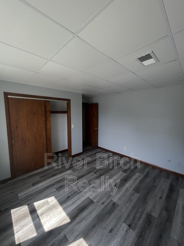 Building Photo - 525 E Pine St