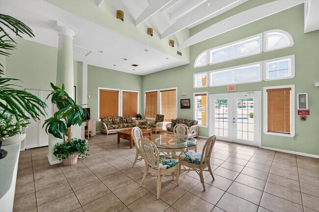 Building Photo - 4807 Via Palm Lakes Via