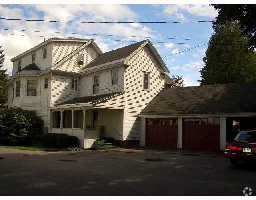Building Photo - 28 Pleasant St