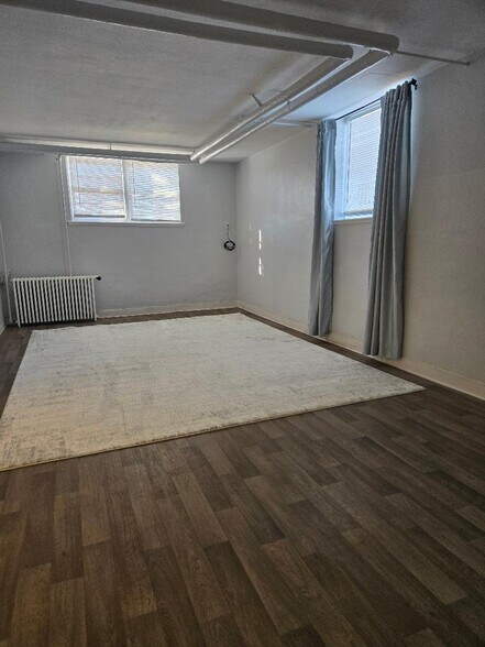 Building Photo - 3376 S Sherman St