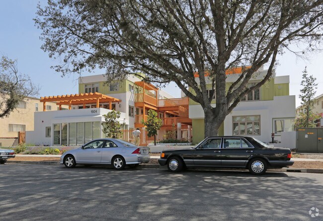 Primary Photo - Fame Apartments