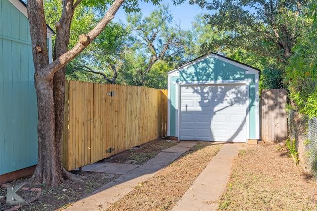 Building Photo - 926 Sunset Dr