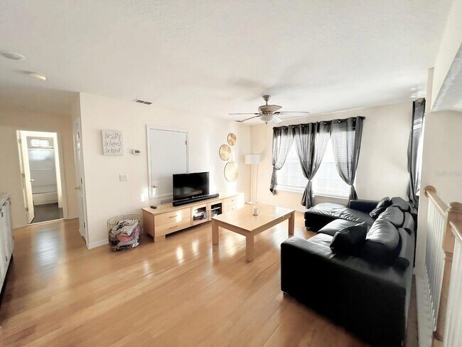 Building Photo - 614 Nadina Pl