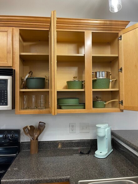 Building Photo - 731 Litty Ct