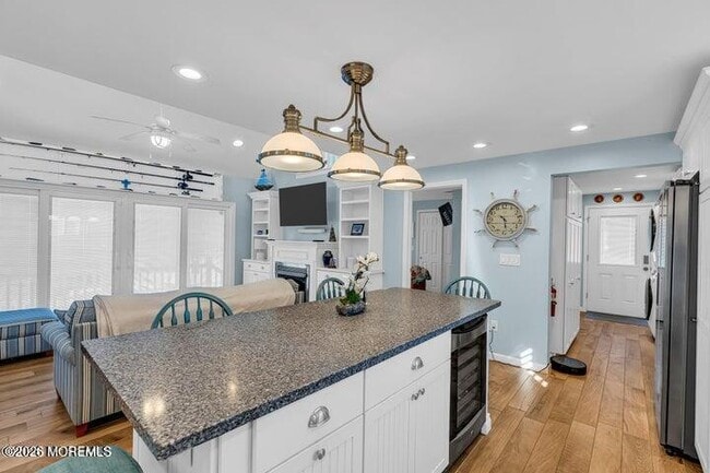 Building Photo - 28 E Bonita Way