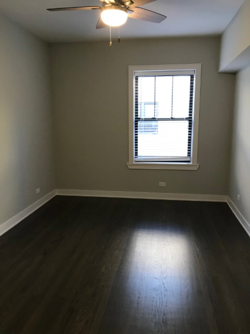 Building Photo - 1954 W Wilson Ave