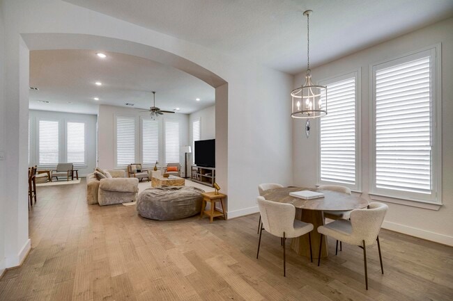 Building Photo - 7038 Cantera Manor Blvd