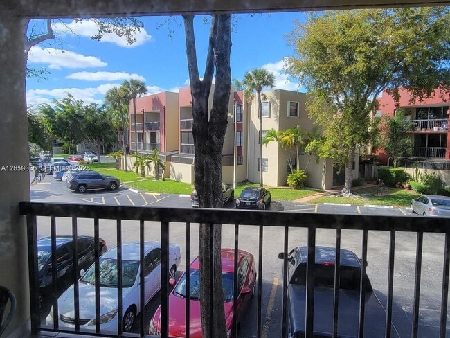 Building Photo - 10835 SW 112th Ave
