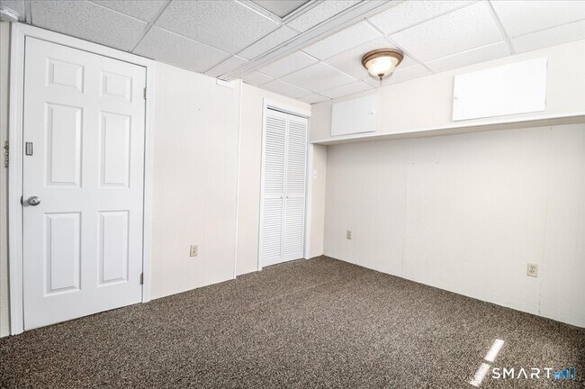 Building Photo - 25 Maplewood Ave
