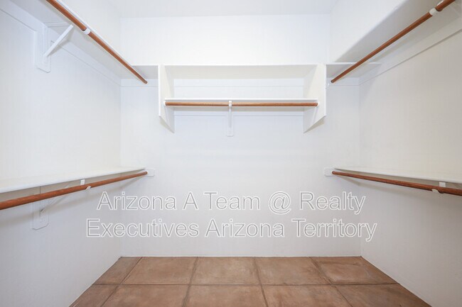 Building Photo - 3760 N Bay Horse Loop