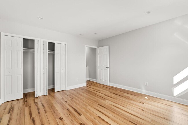 Building Photo - 419 N Collington Ave