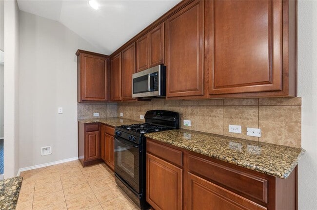 Building Photo - 13915 Roanoke Falls Dr