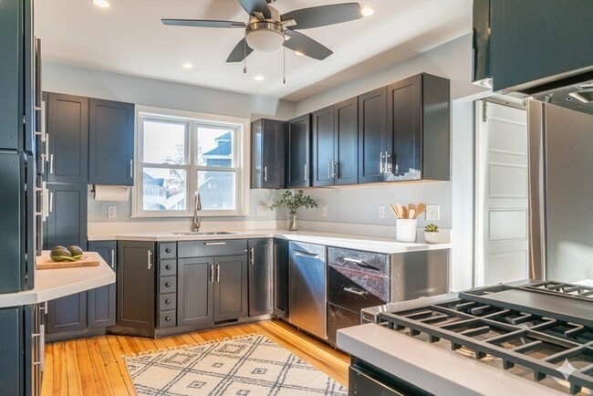 Building Photo - 15 Pembroke St