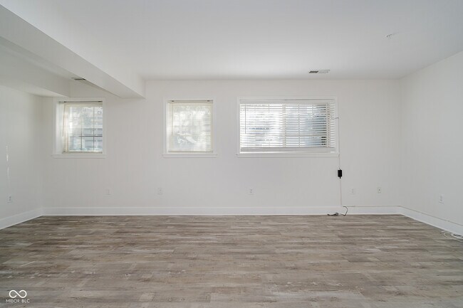 Building Photo - 420 E Ohio St
