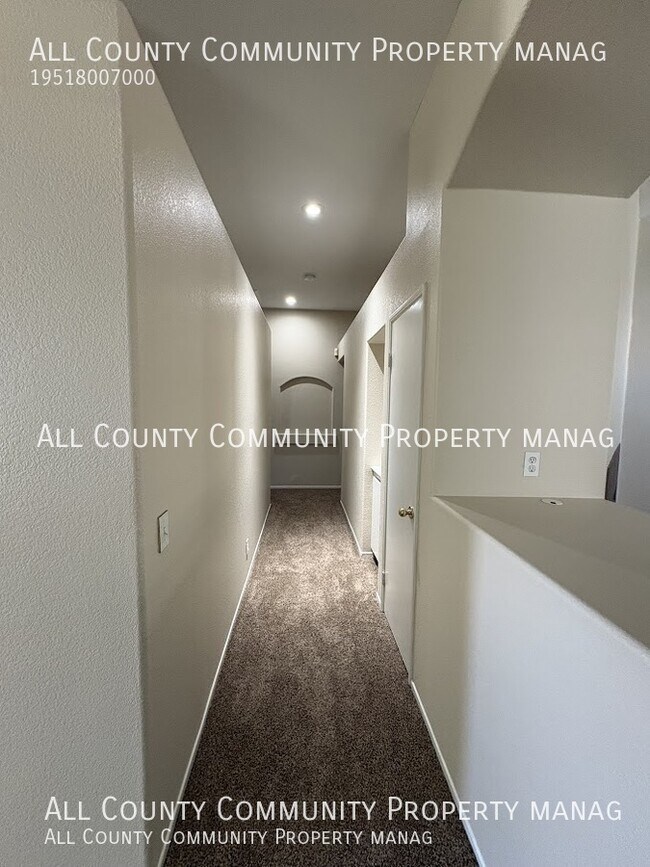 Building Photo - 39862 De Vendome Ct