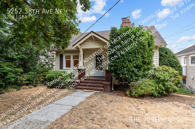 Building Photo - 5252 38th Ave NE