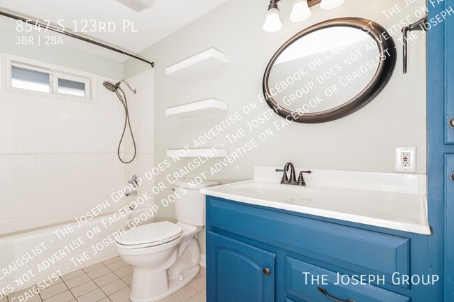 Building Photo - 8547 S 123rd Pl
