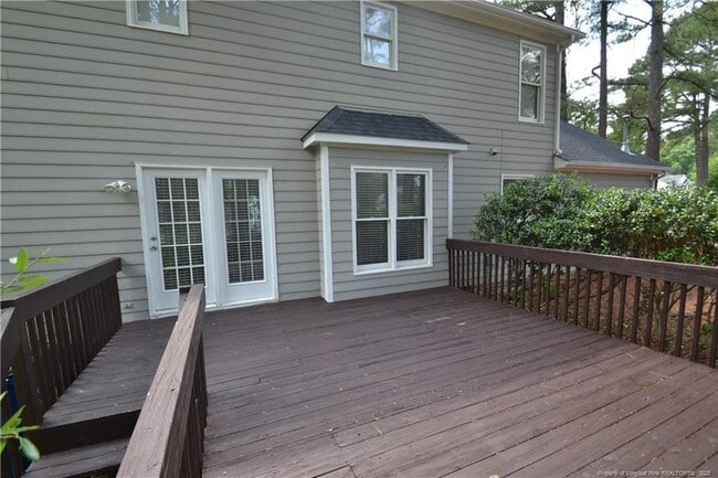 Building Photo - 712 Penncross Dr