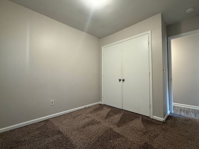 Building Photo - 8317 Summerglen Cir