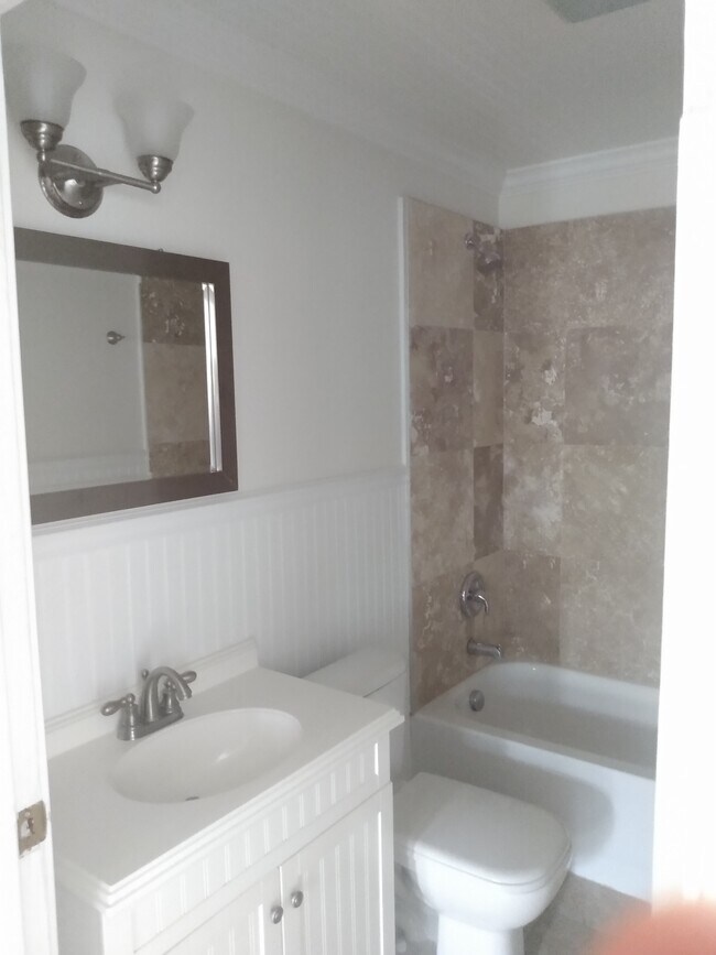 Building Photo - 2300 Mount Pleasant St