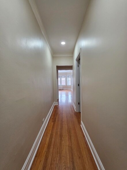 Building Photo - 4831 W Roscoe St