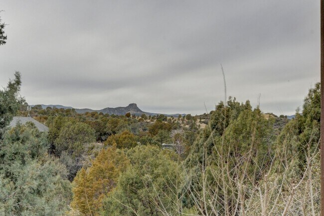 Building Photo - Beautiful Home for Rent in Prescott!