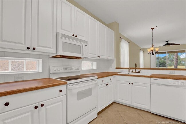 Building Photo - 3701 NW Willow Creek Dr