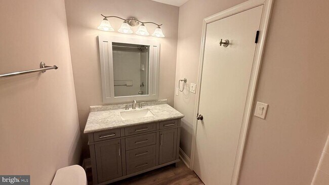 Building Photo - 20117 Laurel Hill Way