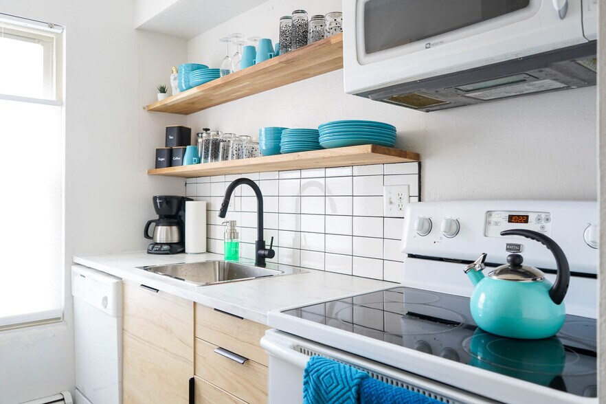 Building Photo - 4535 North Carefree Circle