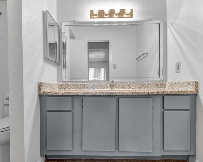 Building Photo - Cedars