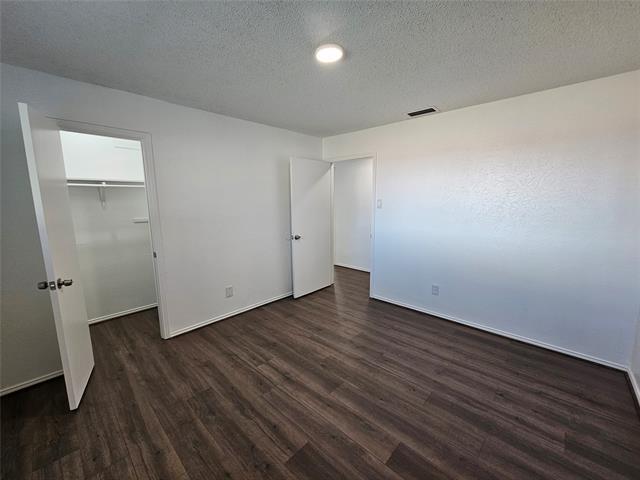 Building Photo - 2400 Meadow Creek Dr